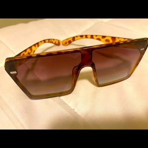 SUMMER SHADES ☀️‼️🕶 LEOPARD//SHADES//SUNGLASSES